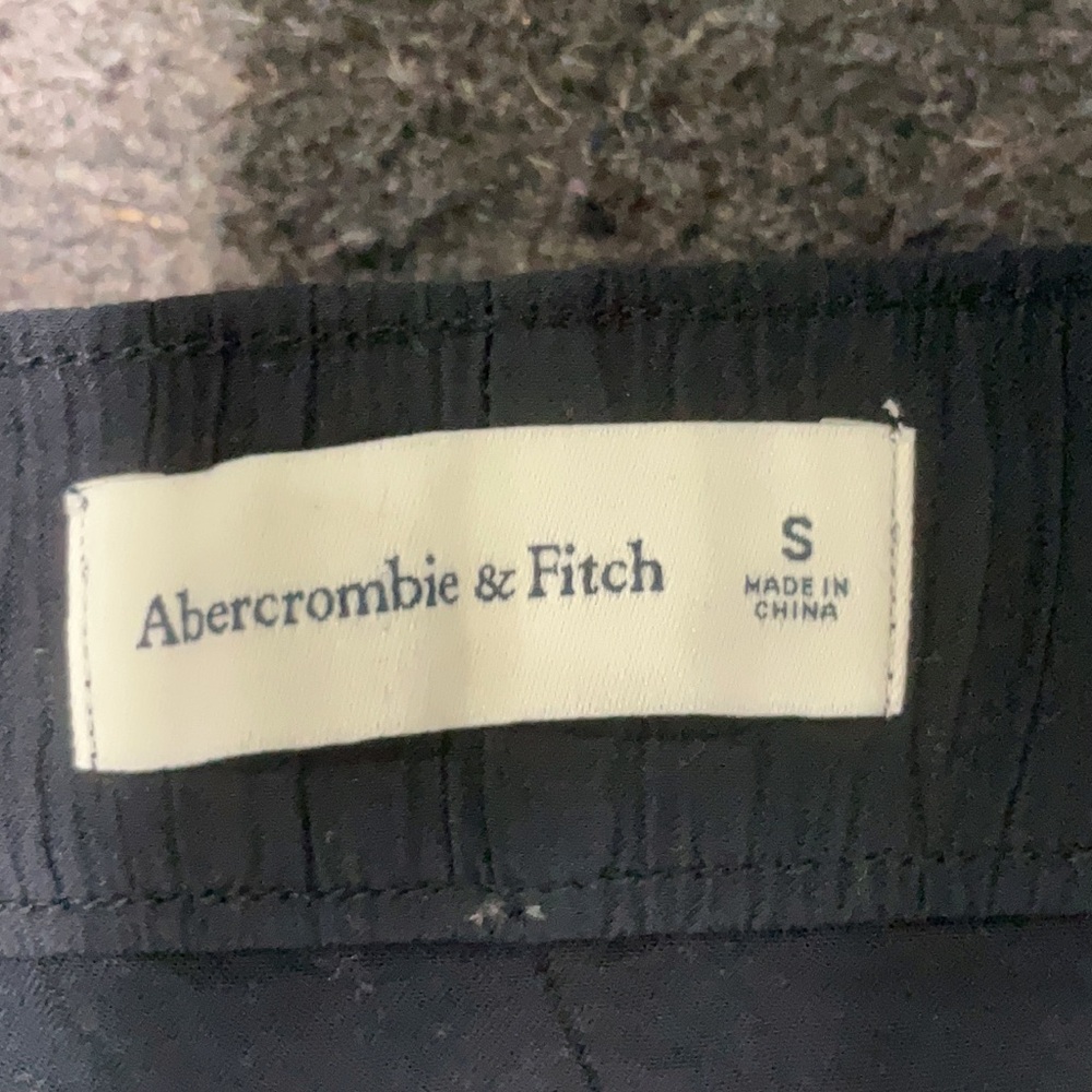 Abercrombie & Fitch Black High-Waist Elastic Pull-On Shorts - Picture 3 of 6